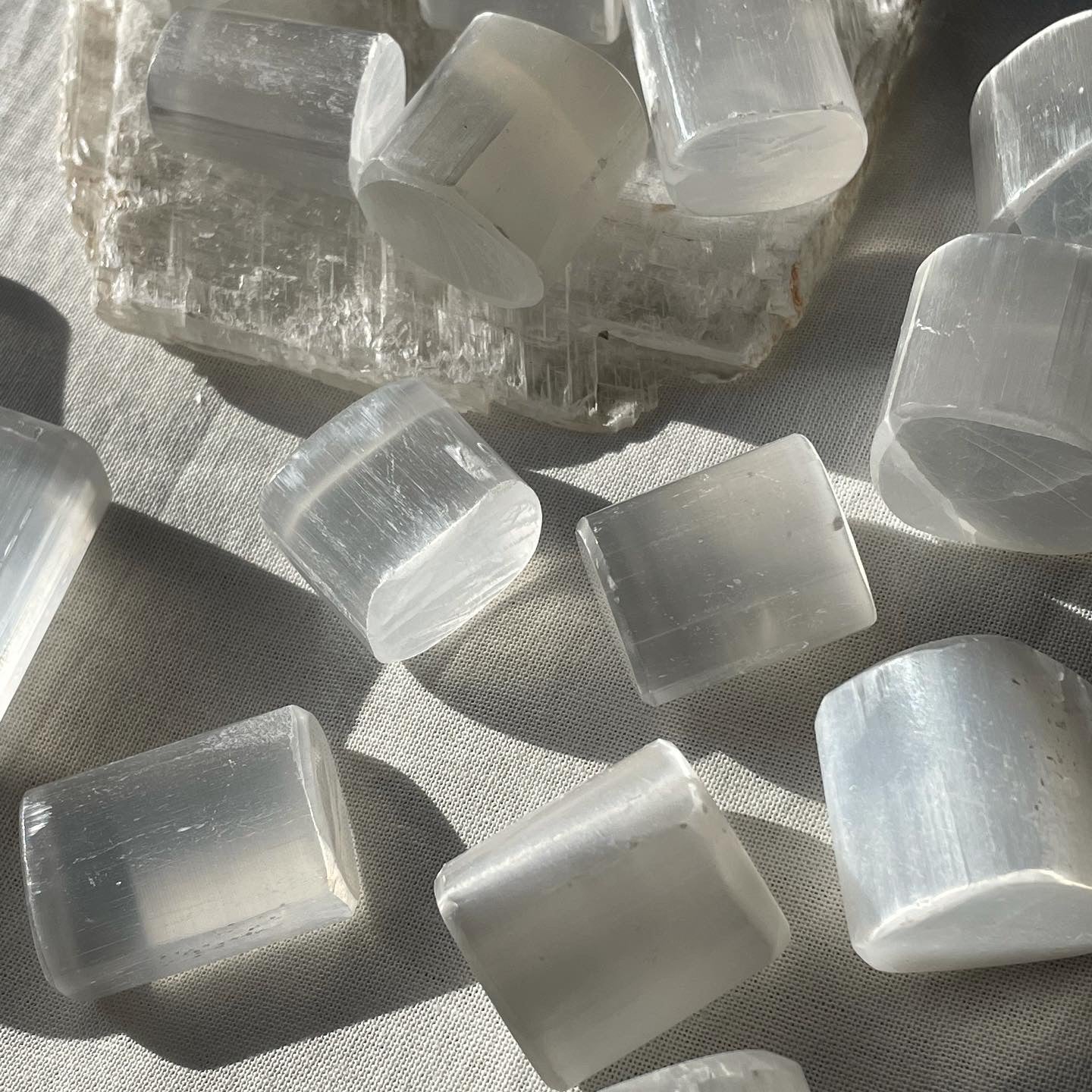 Selenite Tumbles | Medium | سيلينايت