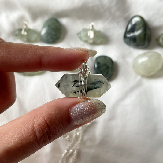 Prehnite Double terminated Necklace | بريهنايت