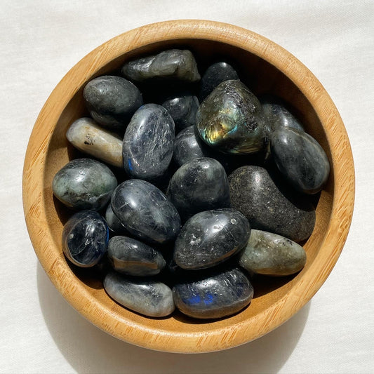 Labradorite Tumbles / حجر الطاووس